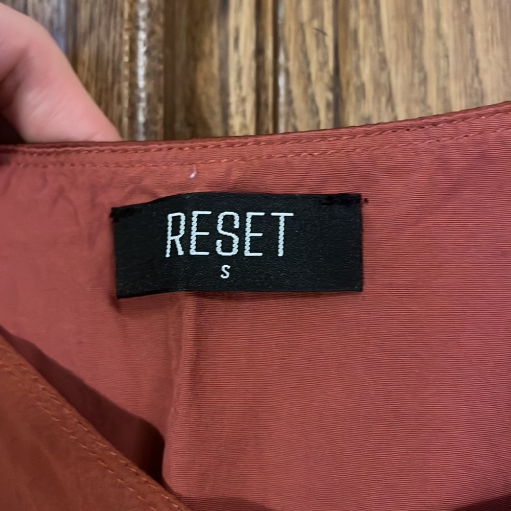 Reset Crop Top - Picture 5 of 10